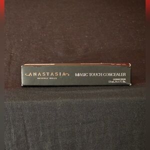 Anastasia Beverly Hills Magic Touch Concealer- Color 23